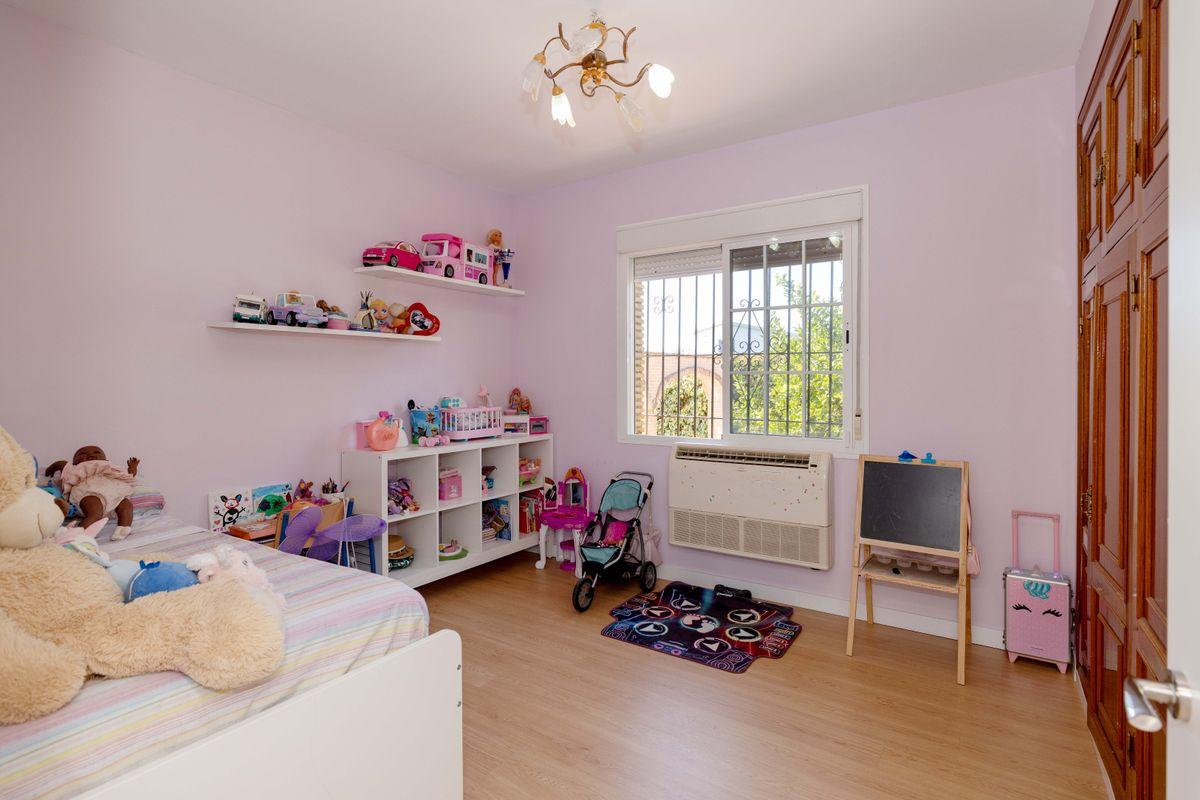 Casa en Venta en Calle Carlos Cano - 25