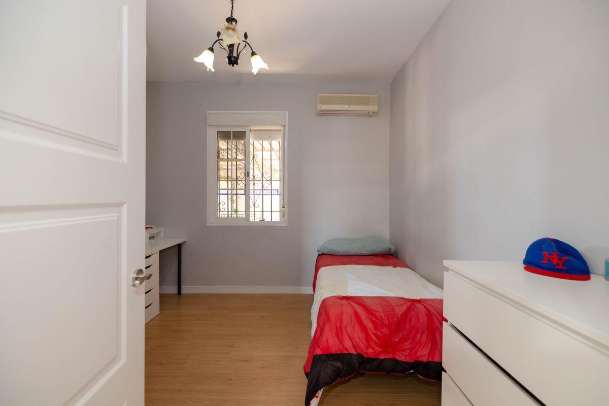 Casa en Venta en Calle Carlos Cano - 15