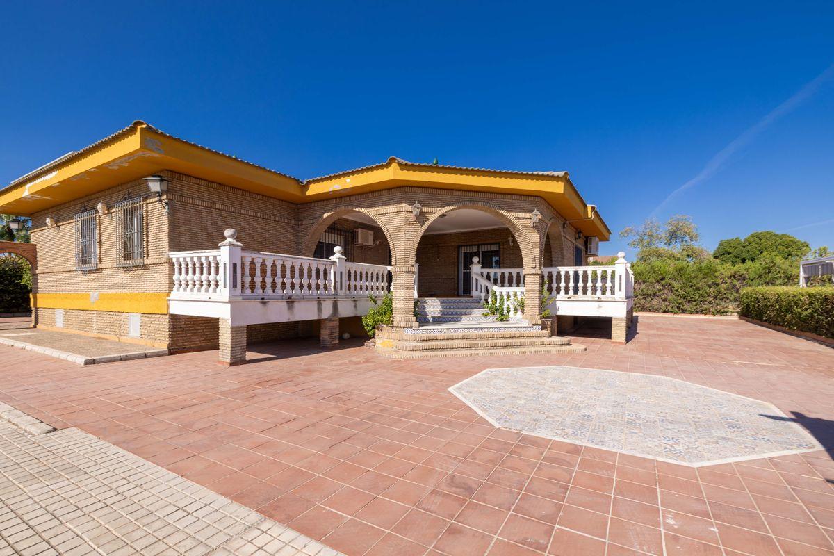 Casa en Venta en Calle Carlos Cano - 32