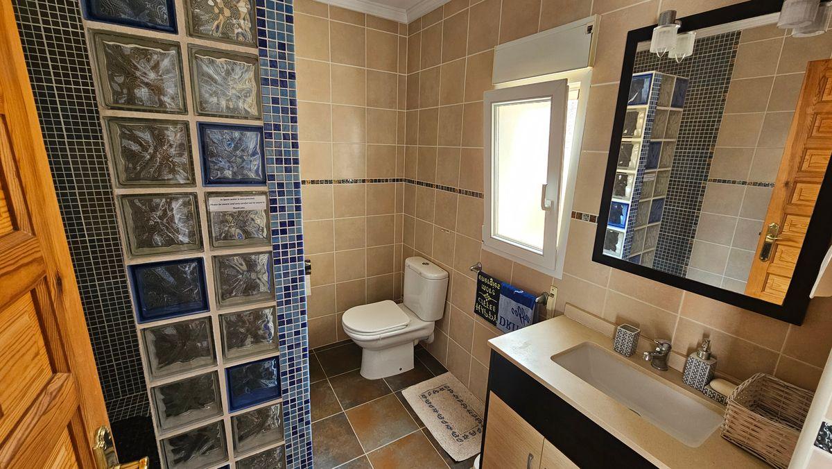 Casa en Venta en Calle Costa Canaria - 24
