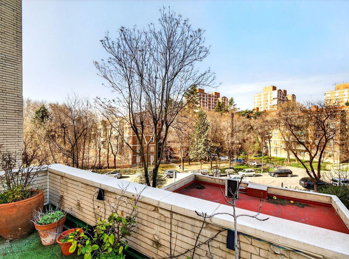 Piso en Venta en Calle de Ramírez de Arellano - 34