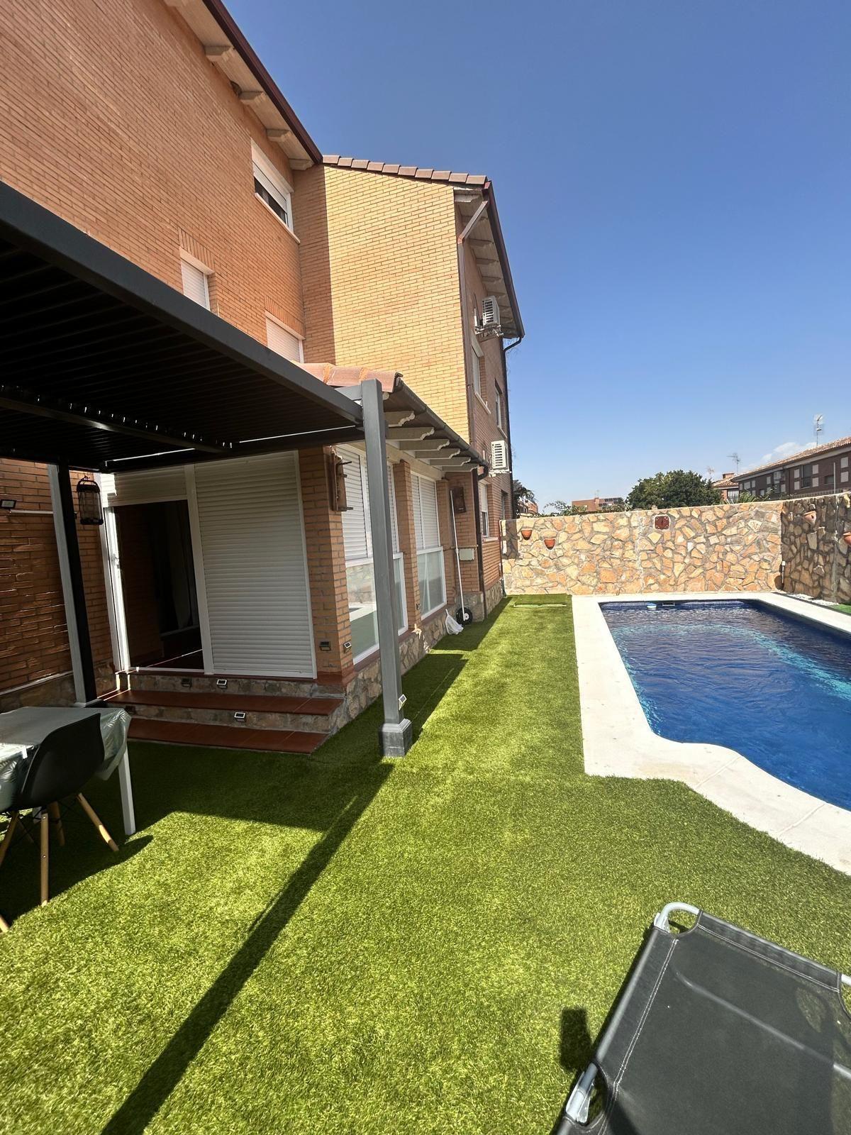 Casa Adosada en Venta en Calle Ramón M. del Valle Inclán - 36