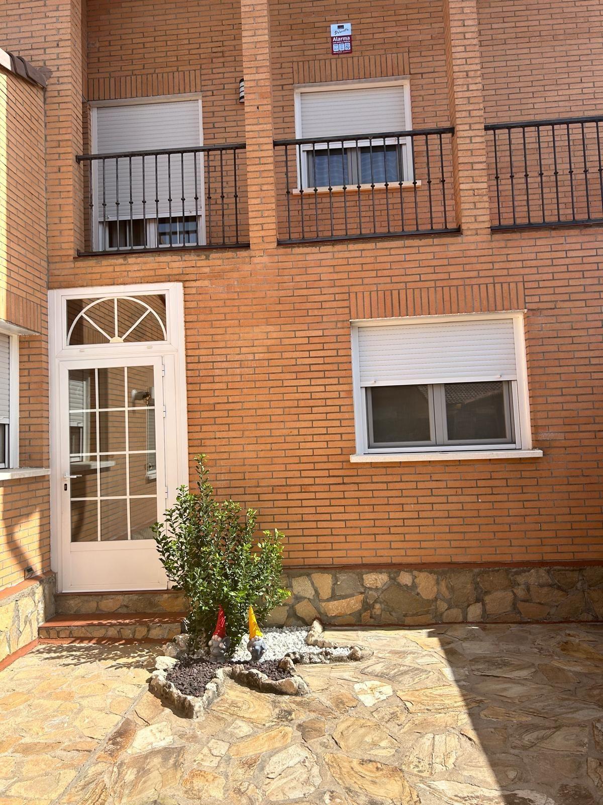 Casa Adosada en Venta en Calle Ramón M. del Valle Inclán - 34