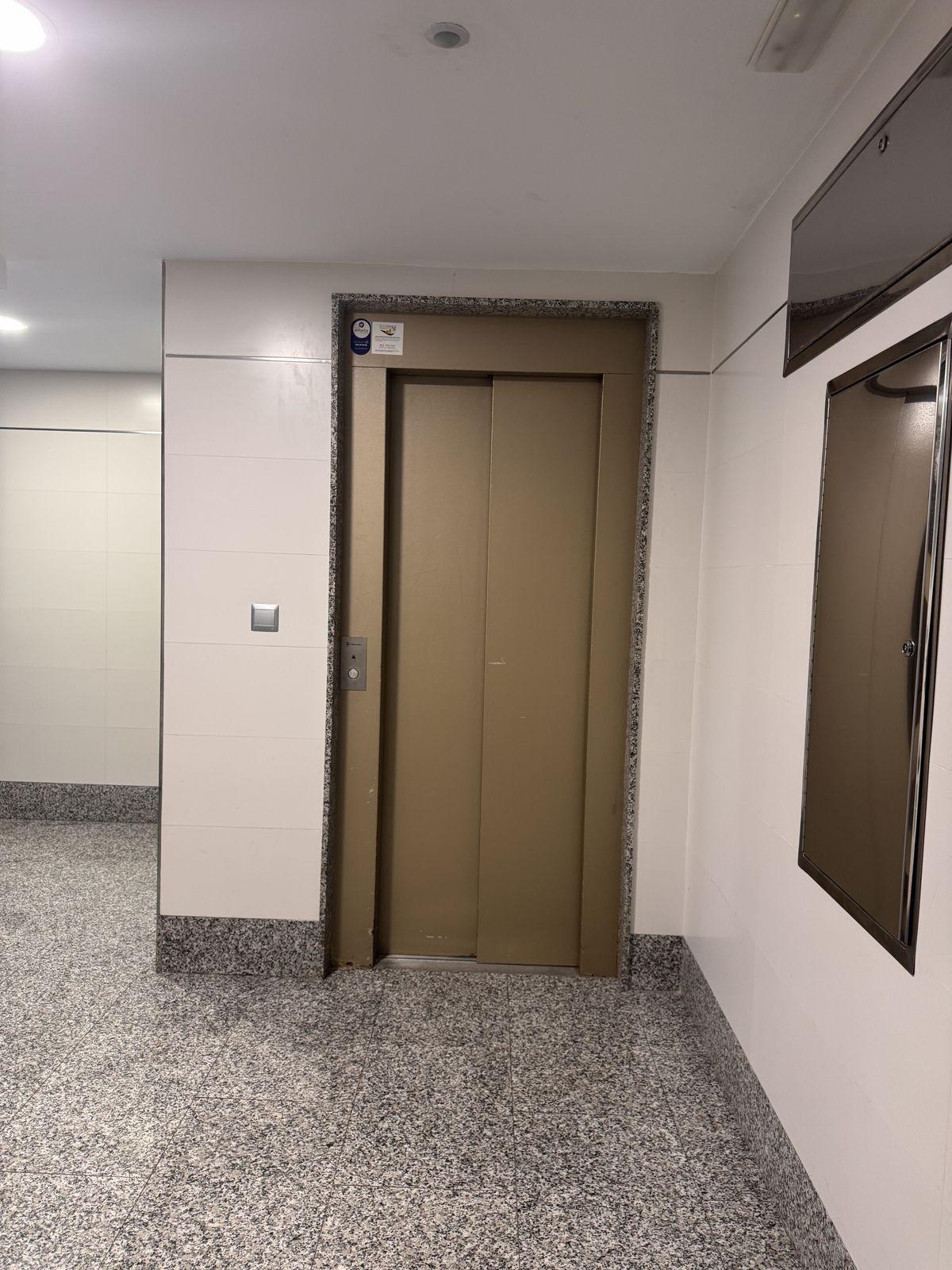 Piso en Venta en Calle Antillas - 17
