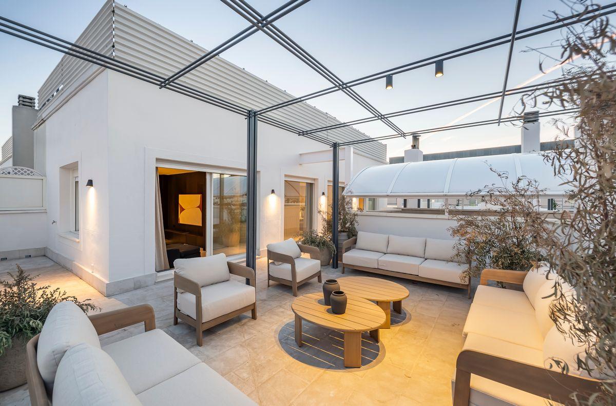 Dúplex en Venta en Plaza de las Cortes - 32