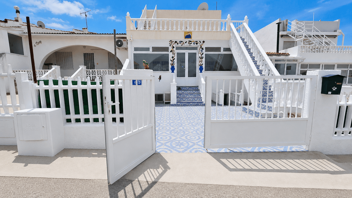 Casa en Venta en Calle Costa Canaria - 9