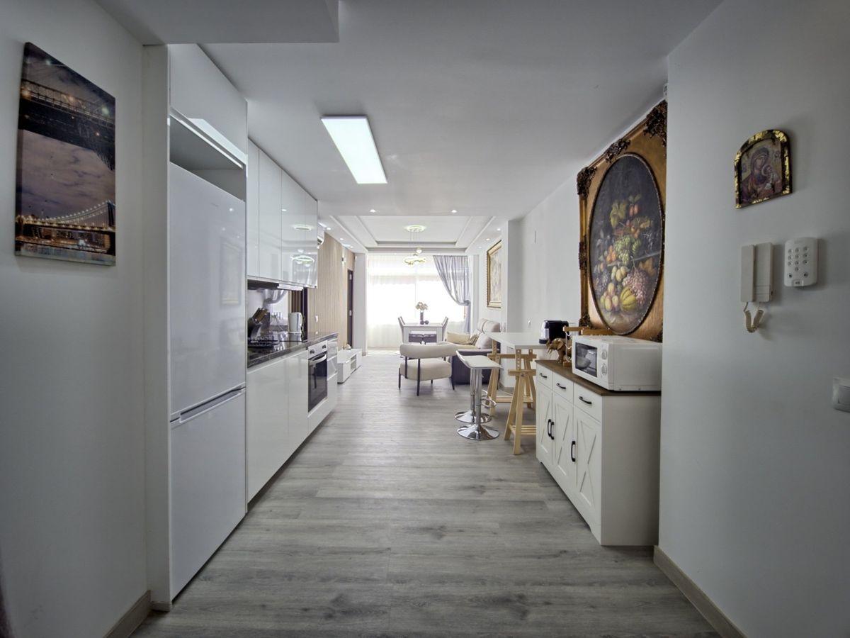 Piso en Venta - Avenida Ricardo Soriano - 8