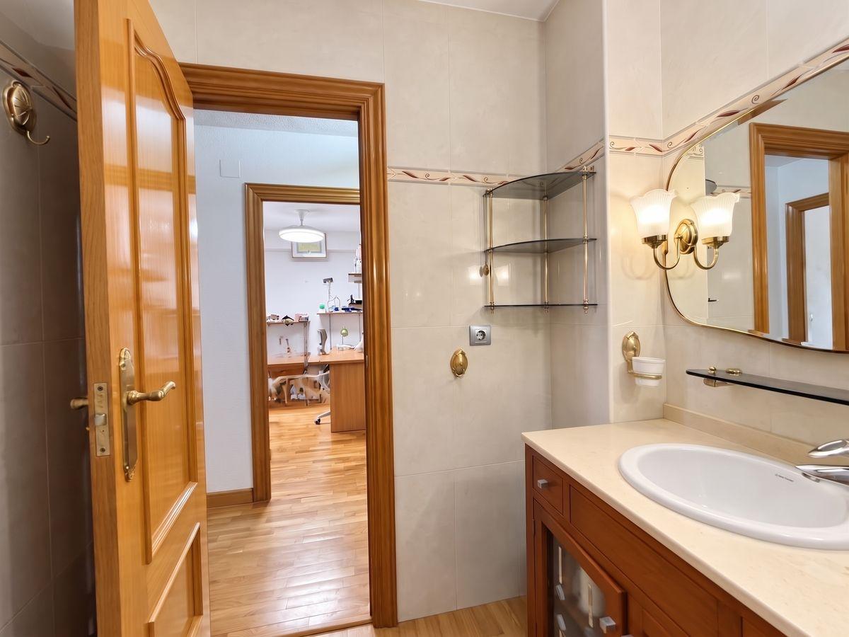 Piso en Venta en Calle Vicente Aleixandre - 16