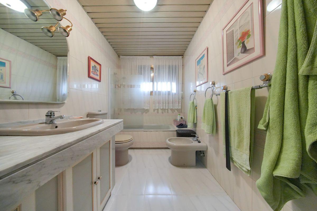 Casa en Venta - Calle Valencia - 27