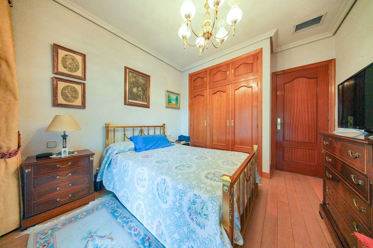 Casa en Venta - Calle Valencia - 24