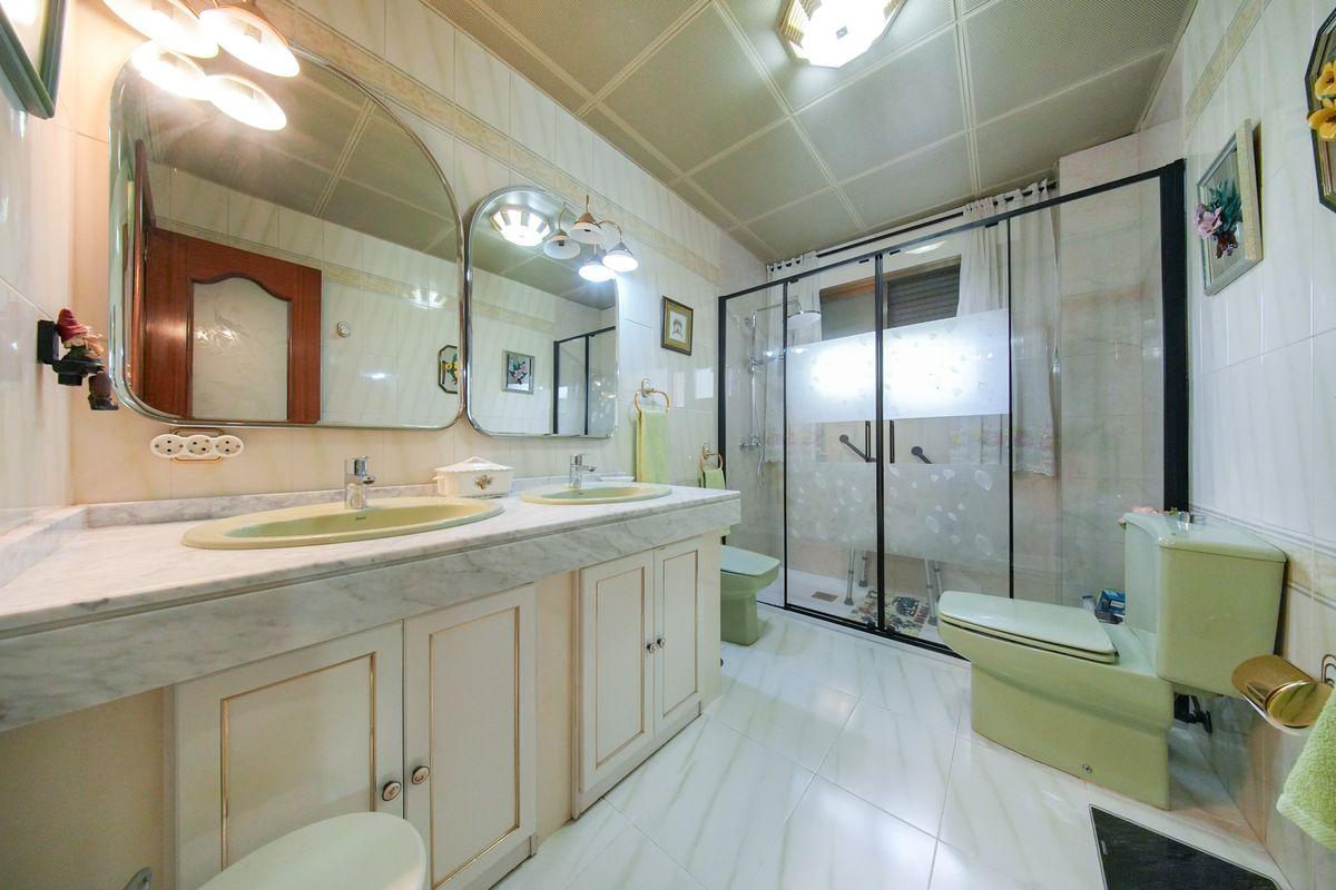 Casa en Venta - Calle Valencia - 34