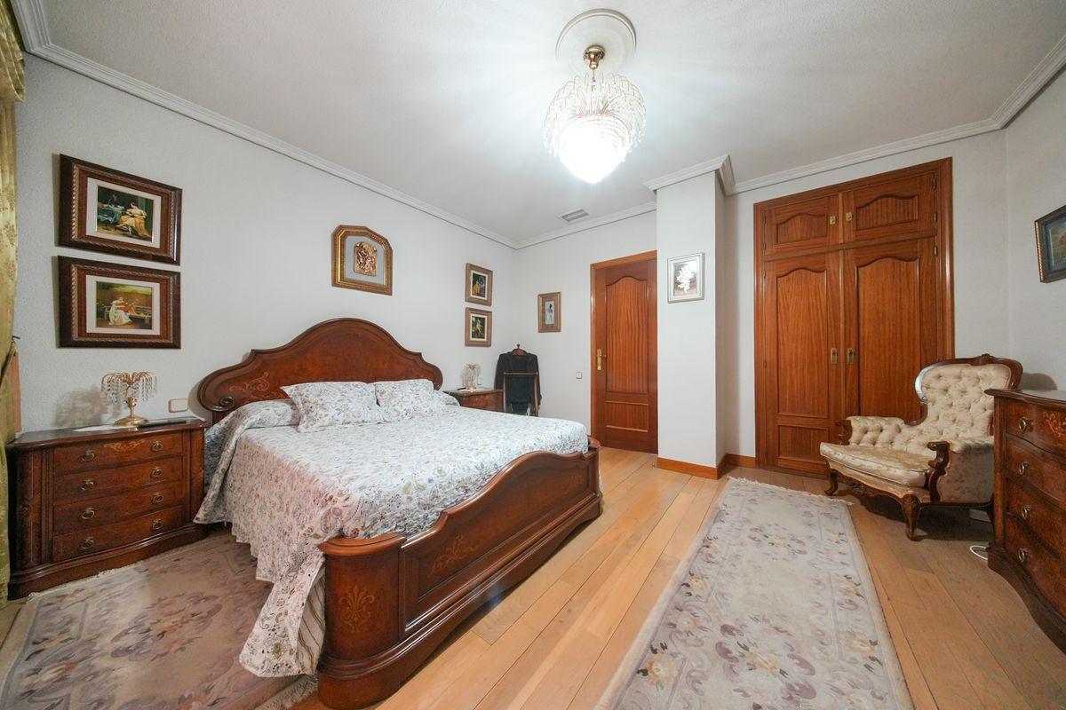 Casa en Venta - Calle Valencia - 33