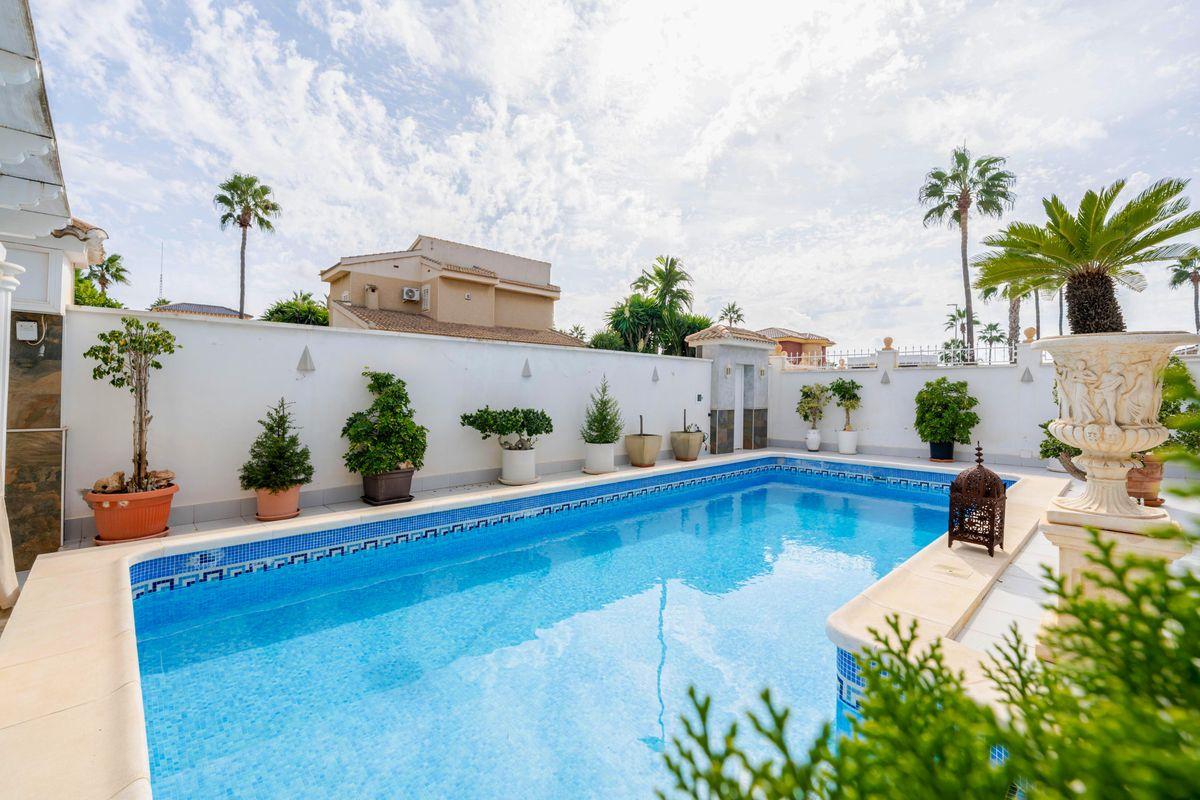 Casa en Venta en Calle Burgos - 5