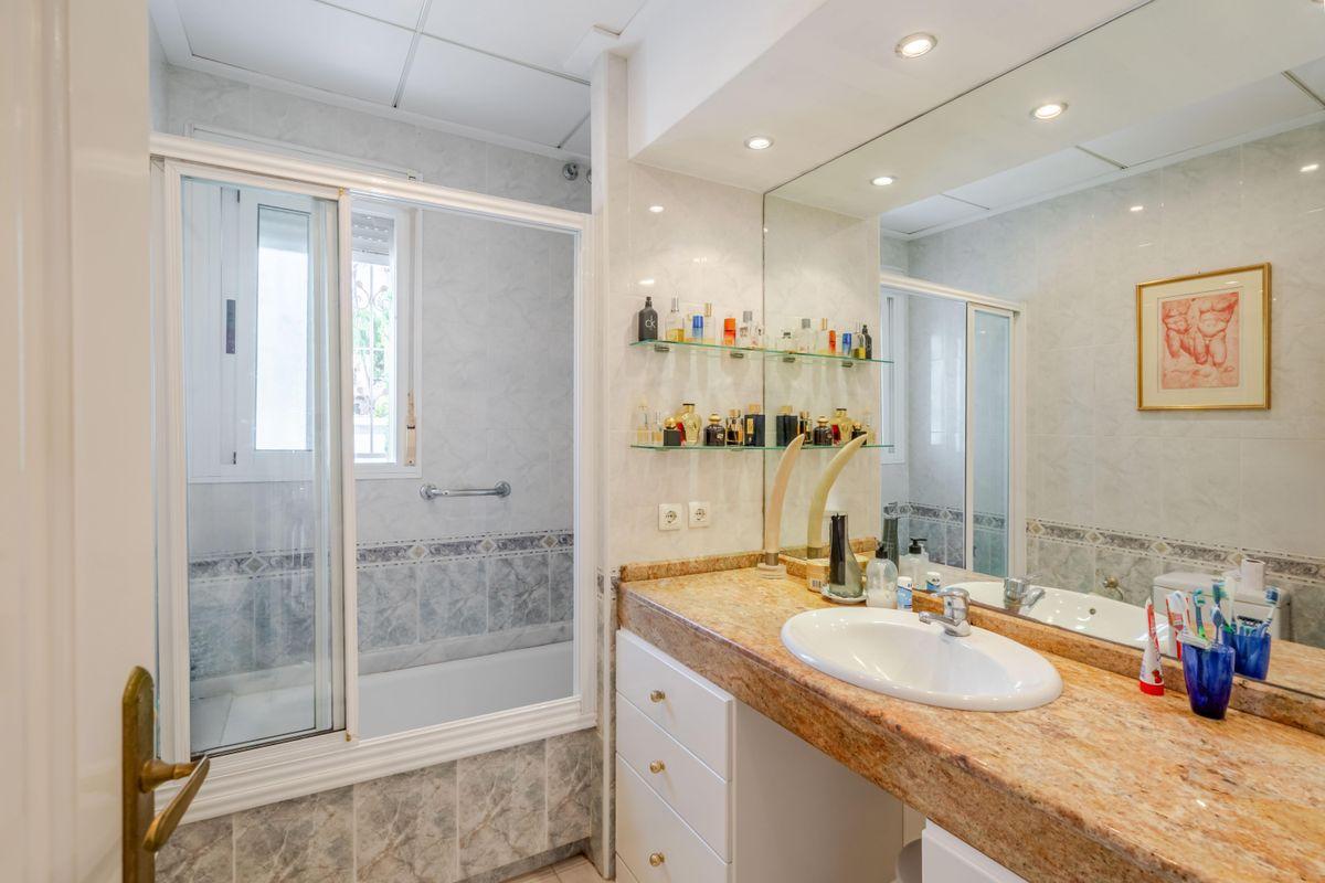 Casa en Venta en Calle Burgos - 30