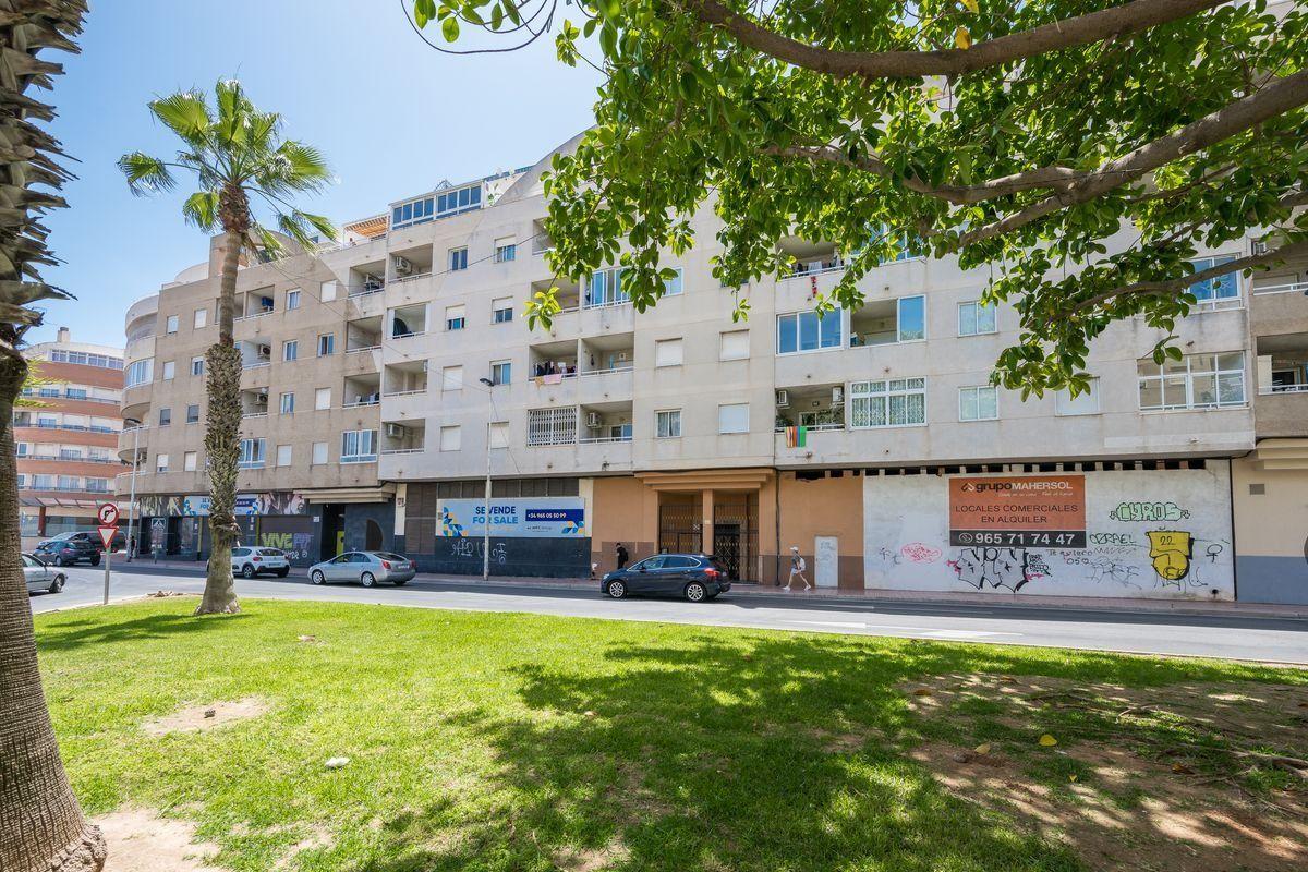 Piso en Venta en Calle d Manuel Martinez Guirao - 25