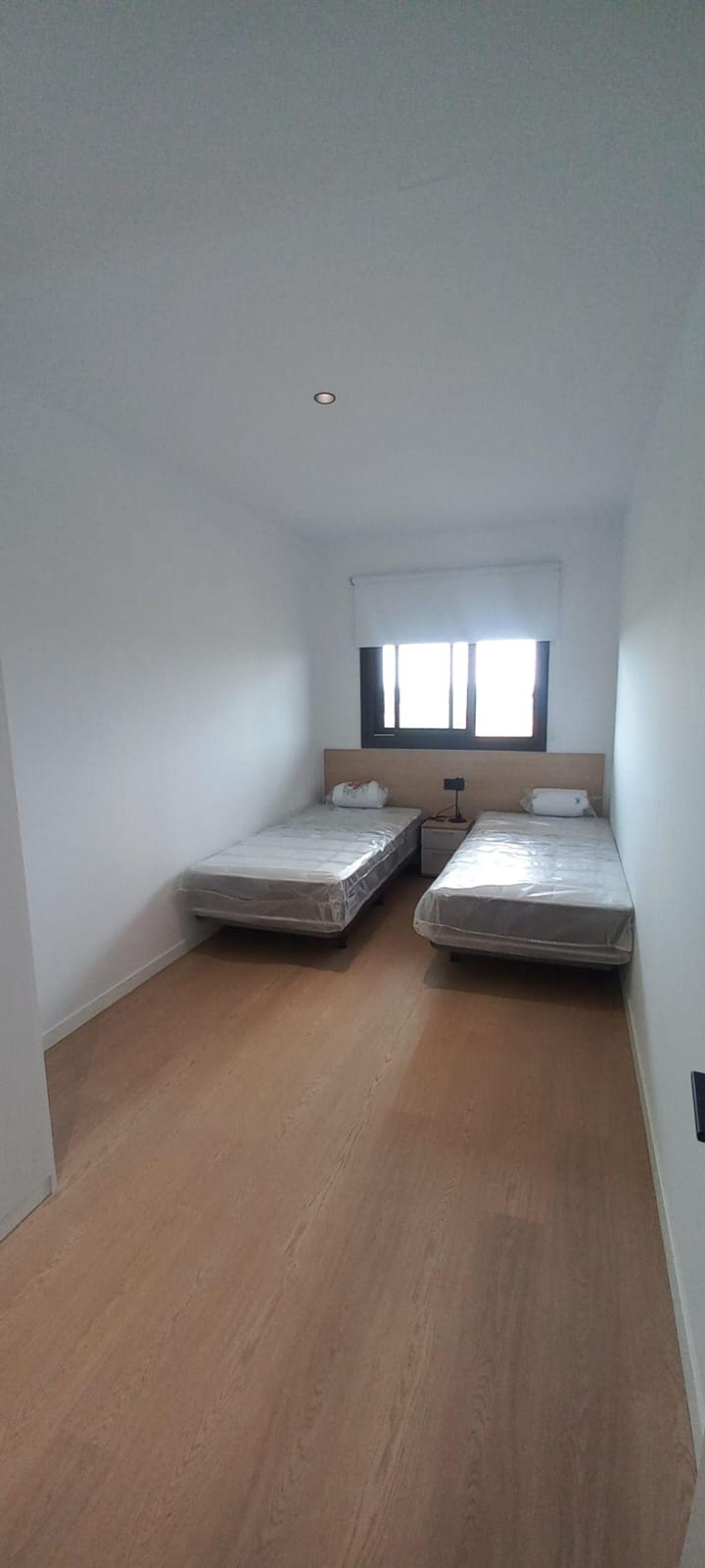 Piso en Venta en Carrer Granada - 11