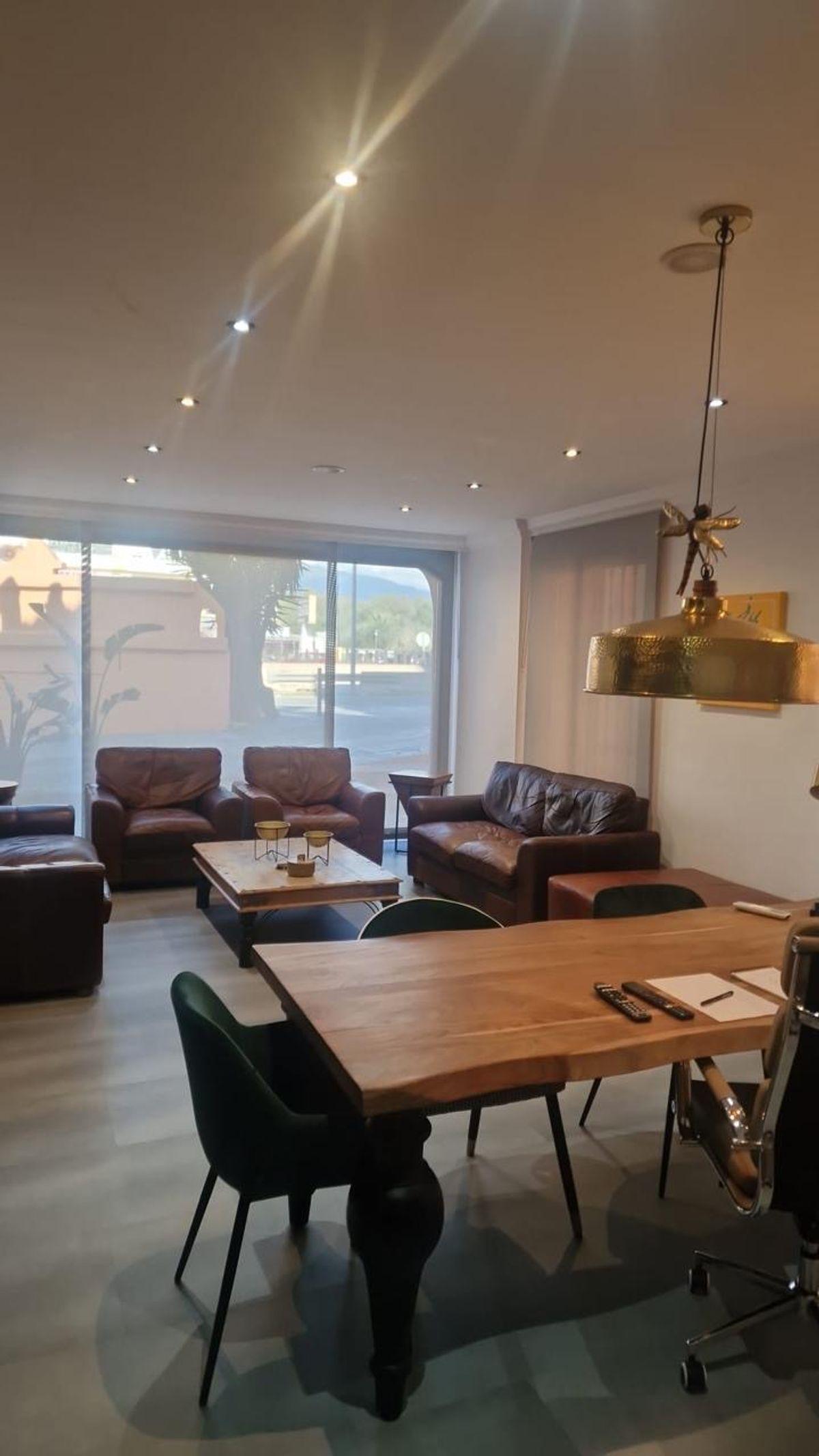 Edificio Comercial en Venta en Via Hotel Blue Bay Estepona - 6