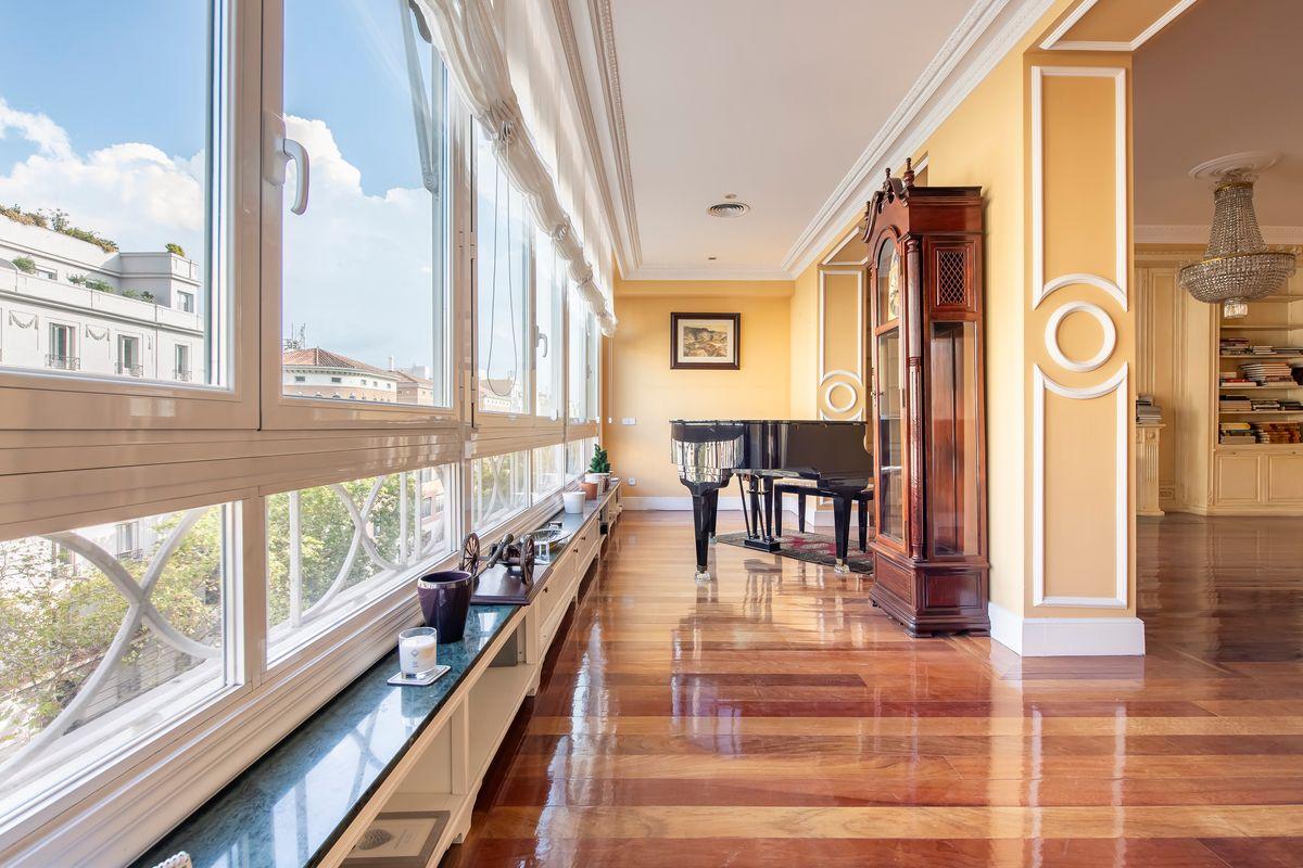 Piso en Venta en Calle Velázquez - 12