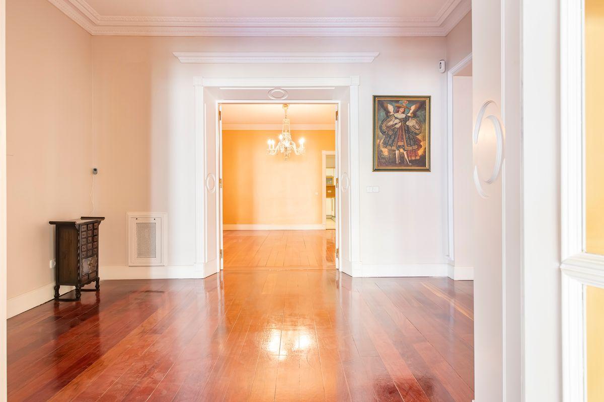 Piso en Venta en Calle Velázquez - 16