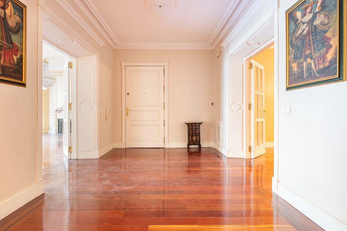 Piso en Venta en Calle Velázquez - 29