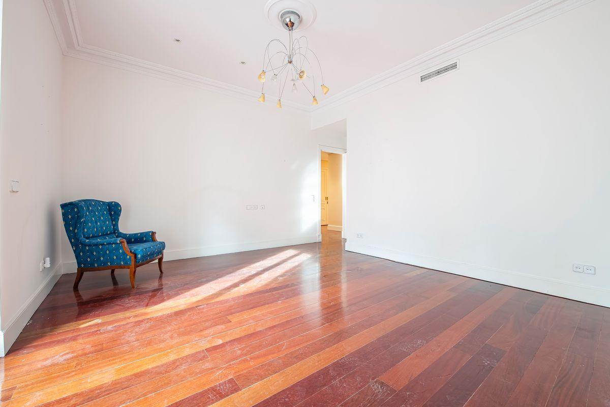 Piso en Venta en Calle Velázquez - 52