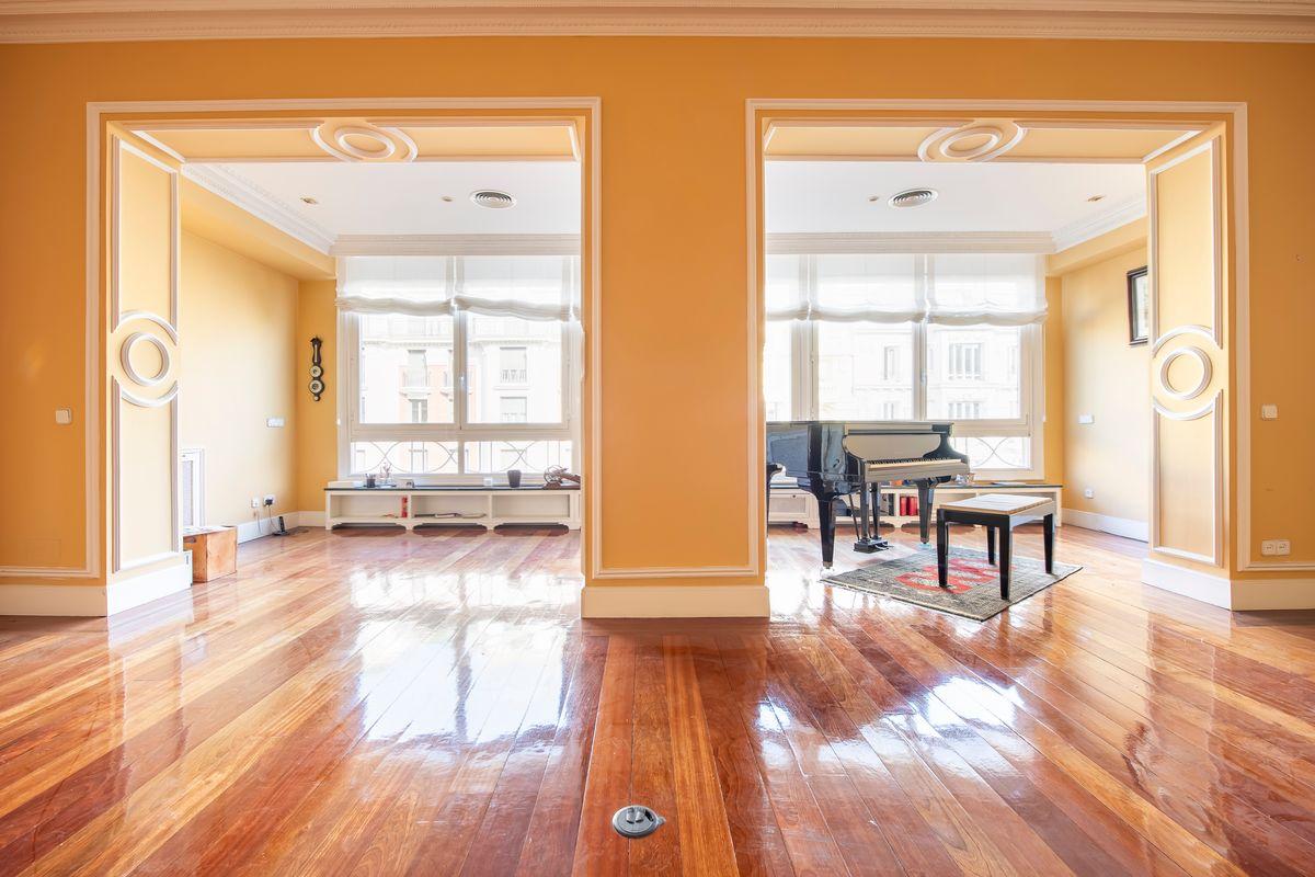 Piso en Venta en Calle Velázquez - 11