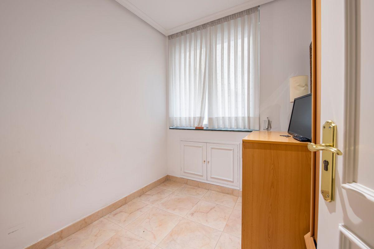 Piso en Venta en Calle Velázquez - 27