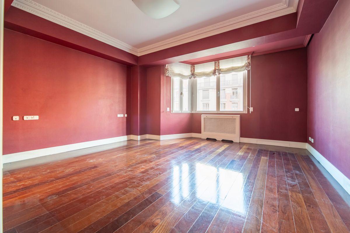 Piso en Venta en Calle Velázquez - 33