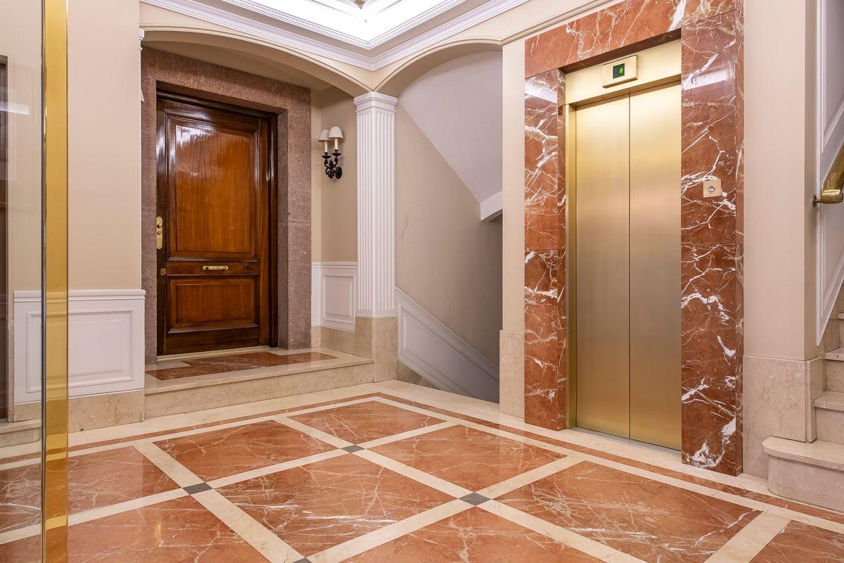 Piso en Venta en Calle Velázquez - 56