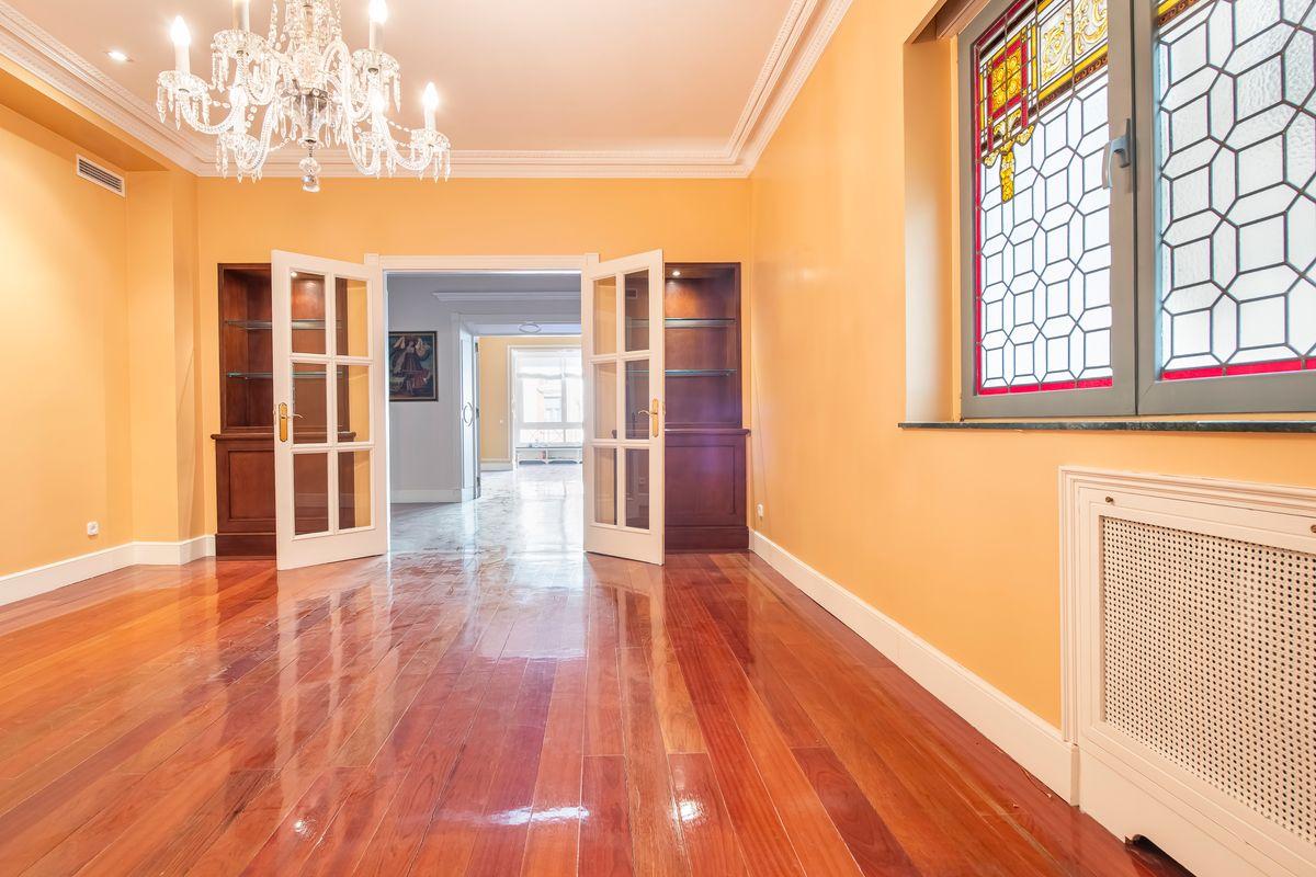 Piso en Venta en Calle Velázquez - 19
