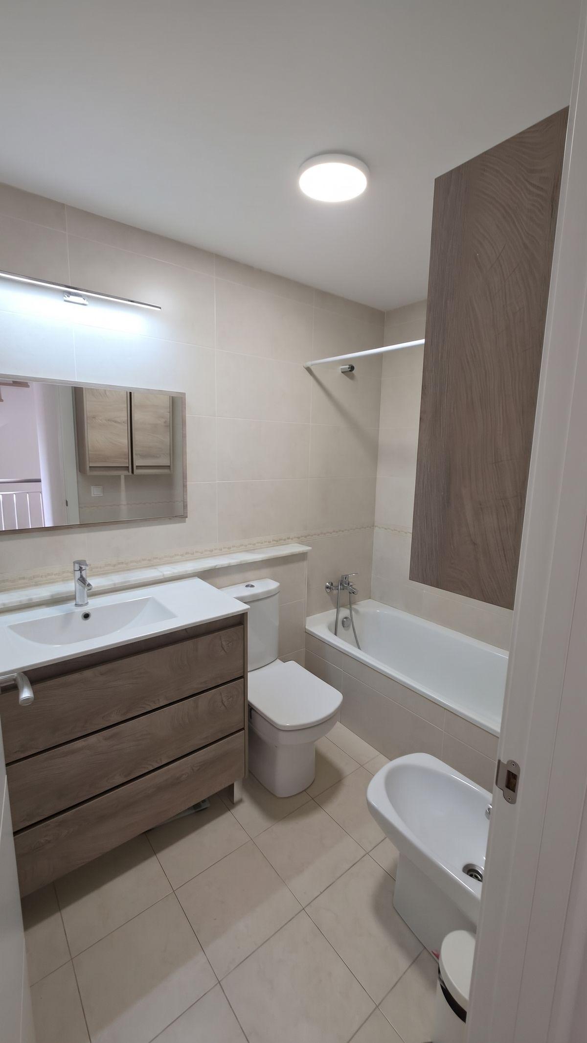 Townhouse en Venta en Calle Poeta Alfonso Canales - 13