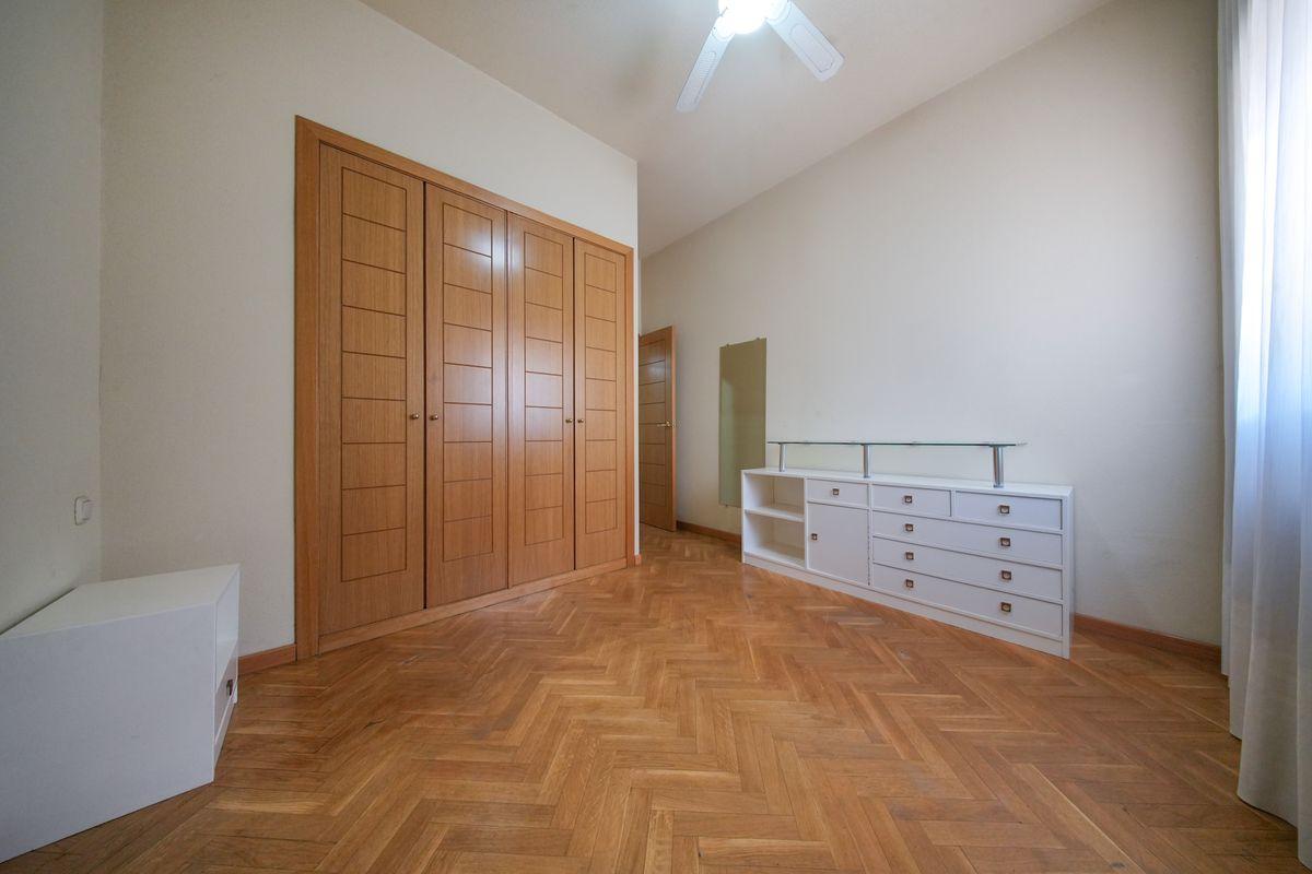 Piso en Venta en Calle Coslada - 9
