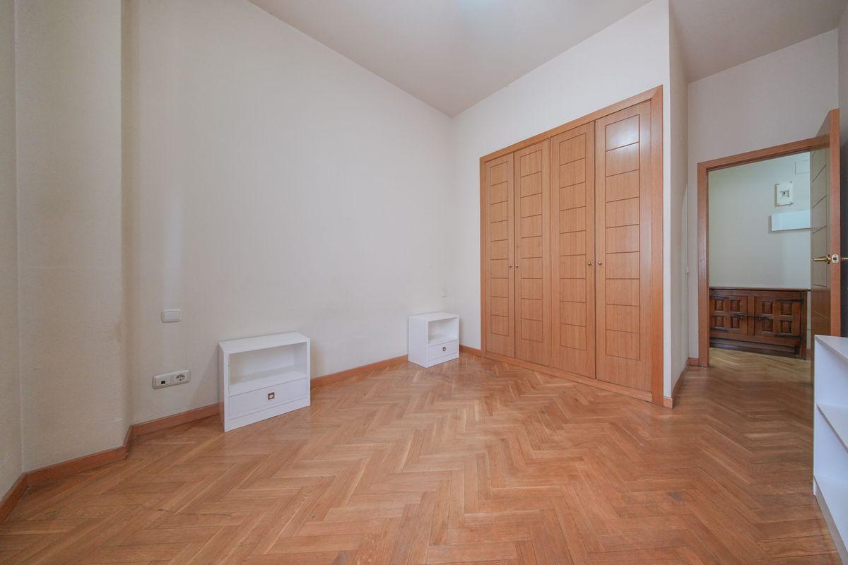 Piso en Venta en Calle Coslada - 7