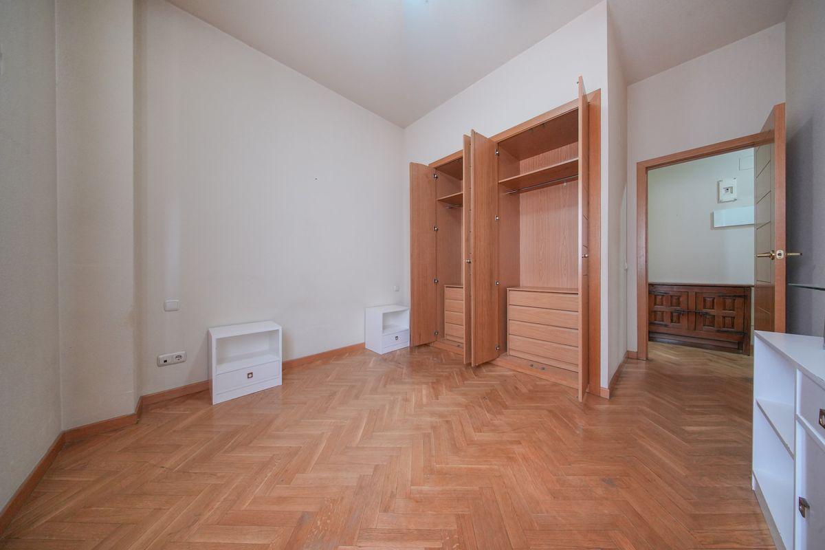 Piso en Venta en Calle Coslada - 8