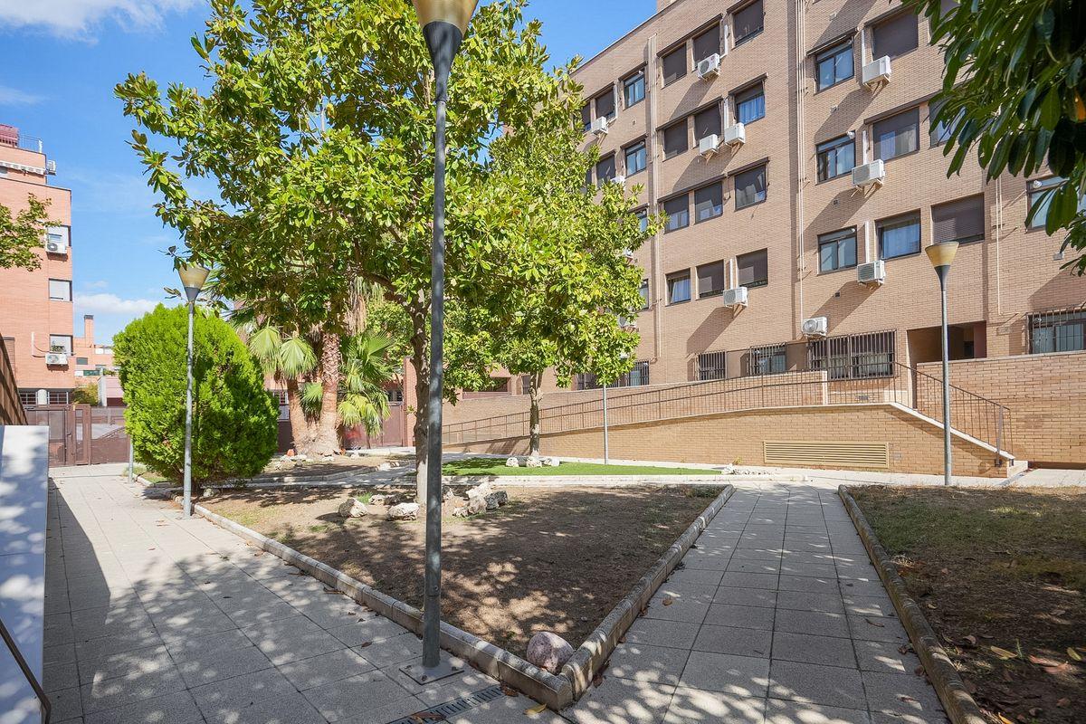 Piso en Venta en Calle Coslada - 33
