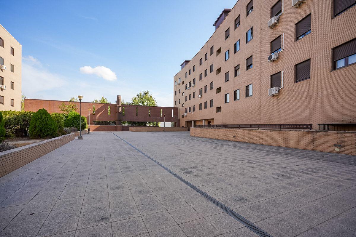 Piso en Venta en Calle Coslada - 34