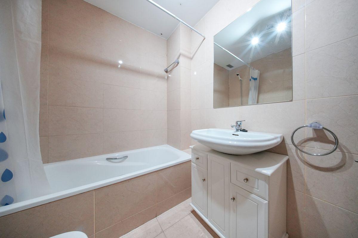 Piso en Venta en Calle Coslada - 23