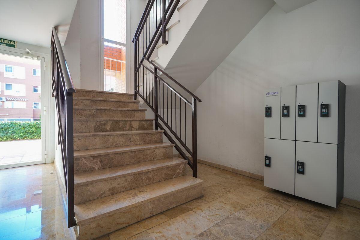 Piso en Venta en Calle del Planeta Urano - 49