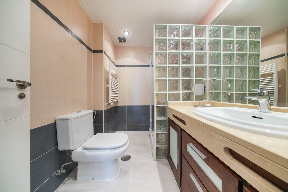 Piso en Venta en Calle del Planeta Urano - 30