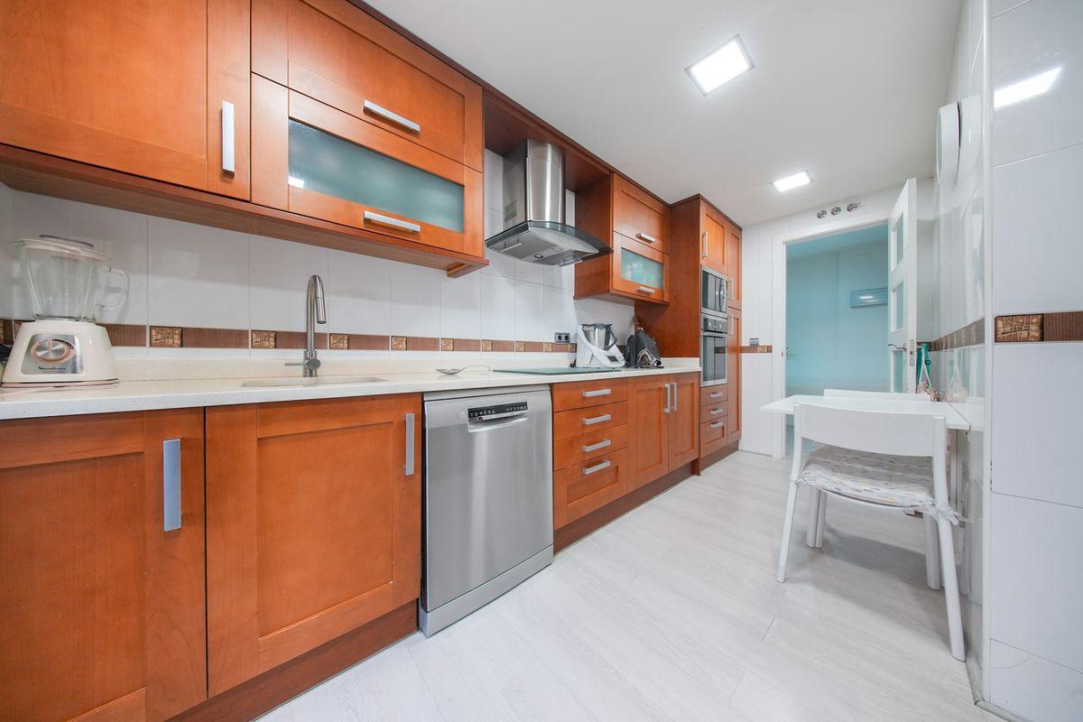 Piso en Venta en Calle del Planeta Urano - 10