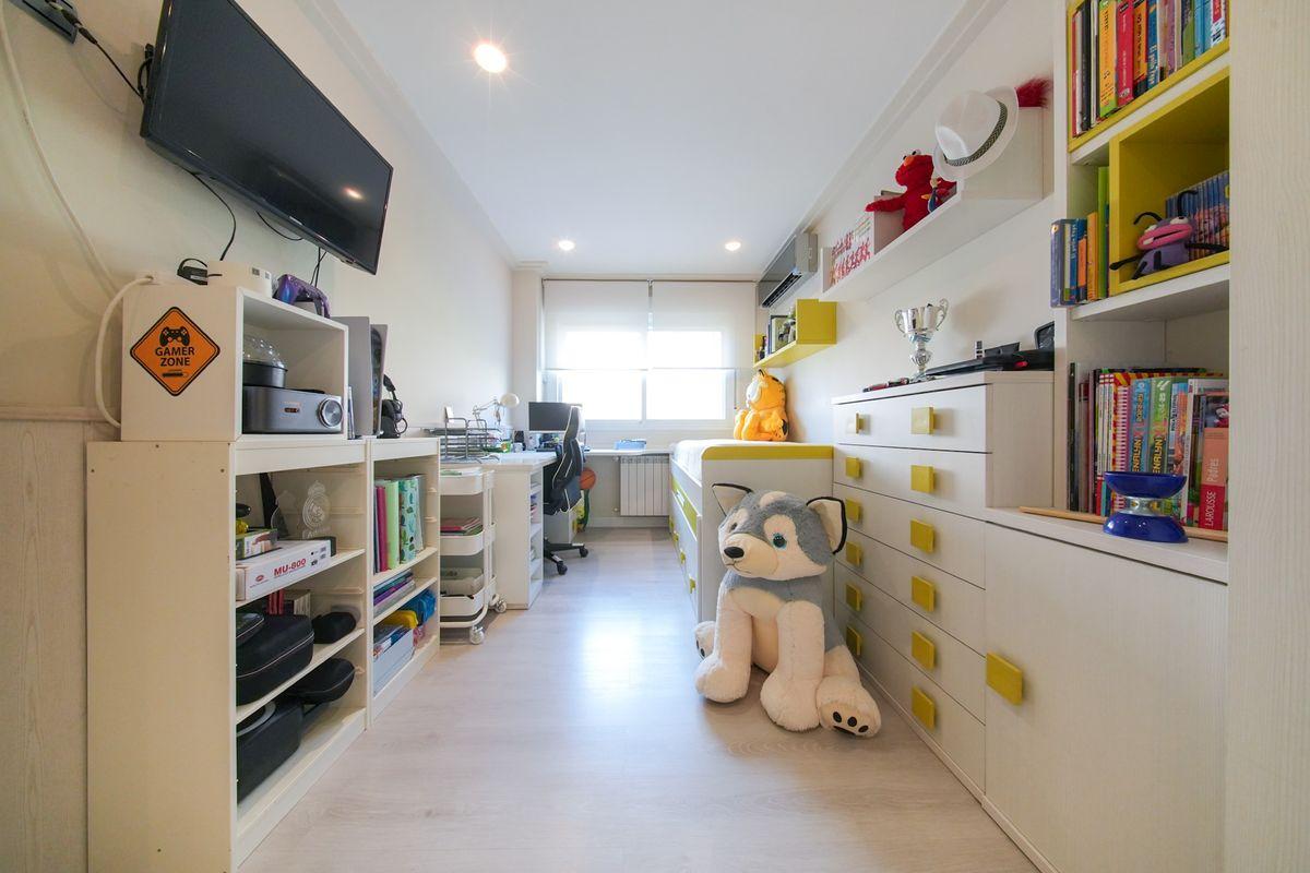 Piso en Venta en Calle del Planeta Urano - 41