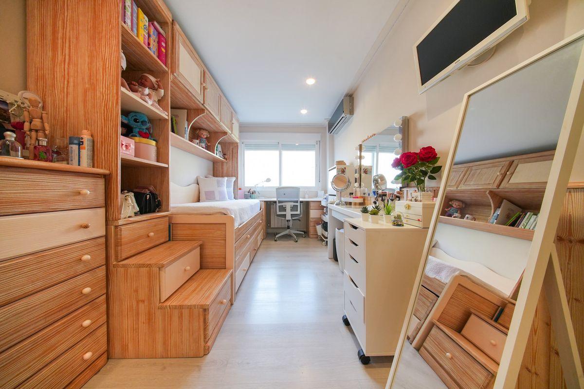 Piso en Venta en Calle del Planeta Urano - 35