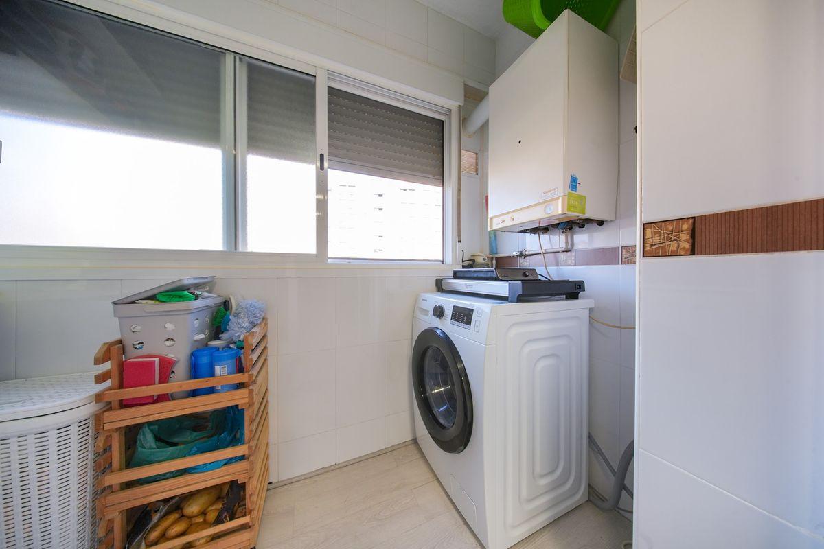 Piso en Venta en Calle del Planeta Urano - 14