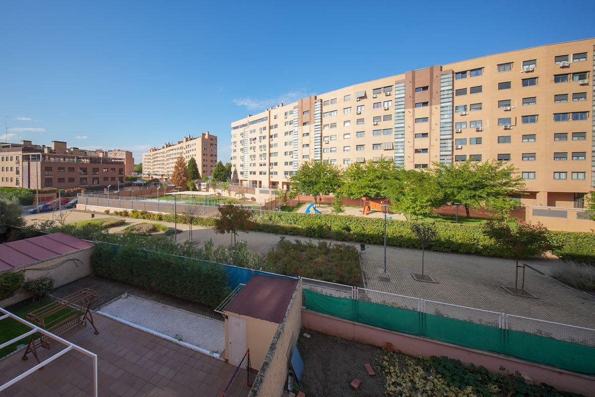 Piso en Venta en Calle del Planeta Urano - 36