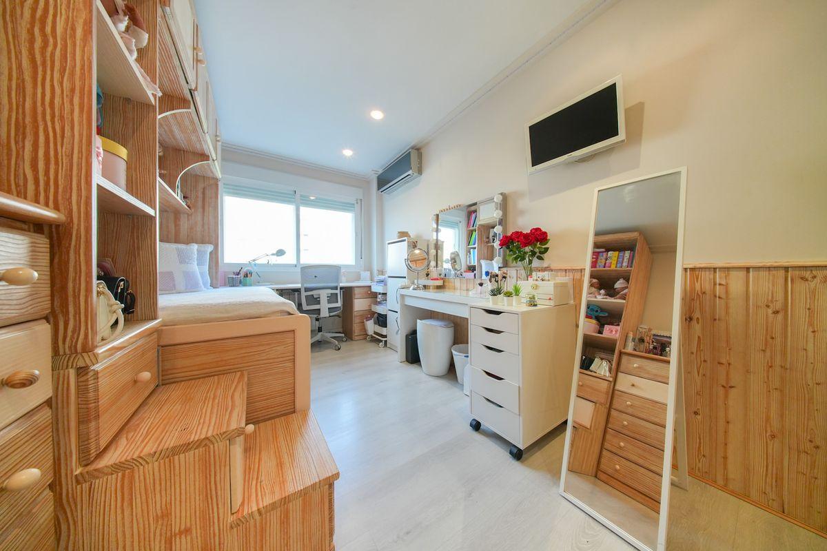Piso en Venta en Calle del Planeta Urano - 33