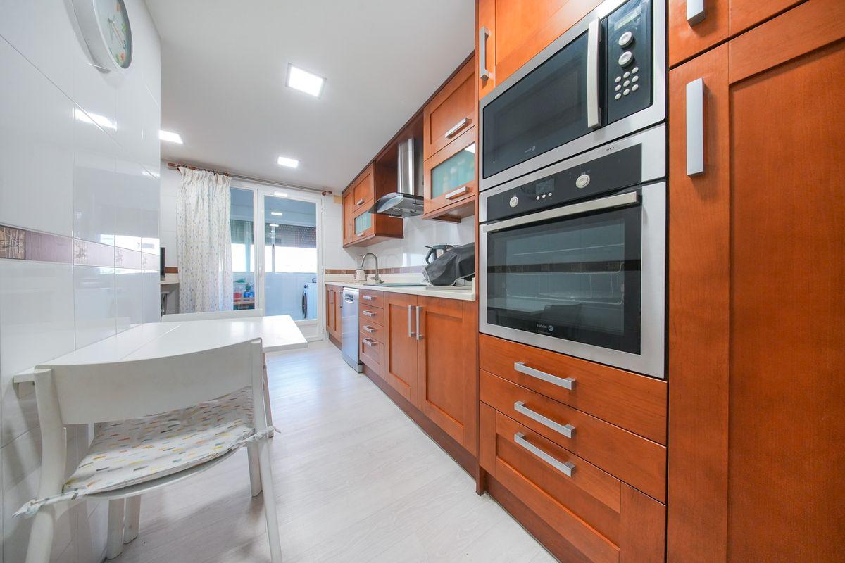 Piso en Venta en Calle del Planeta Urano - 8