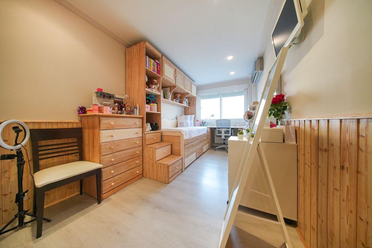 Piso en Venta en Calle del Planeta Urano - 34
