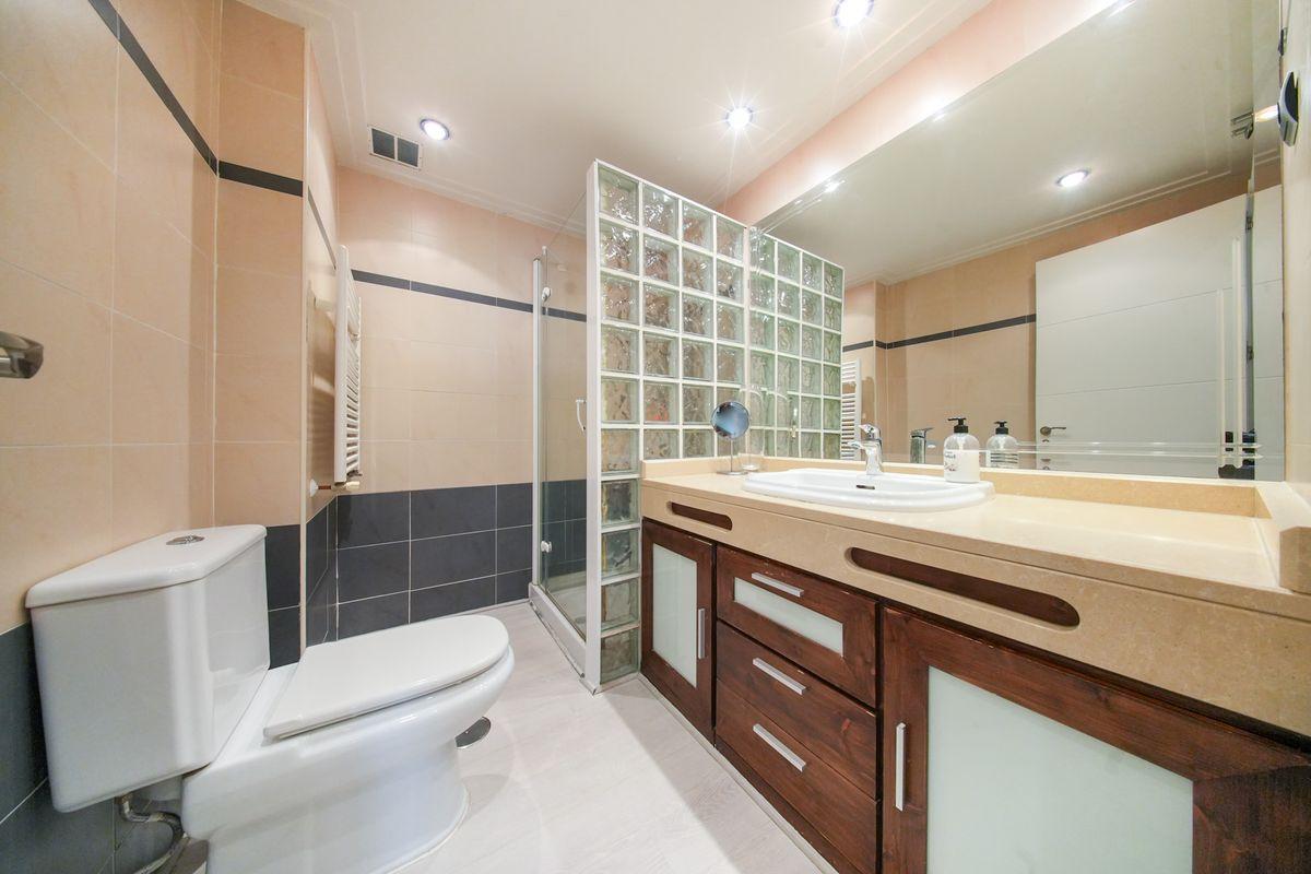 Piso en Venta en Calle del Planeta Urano - 29