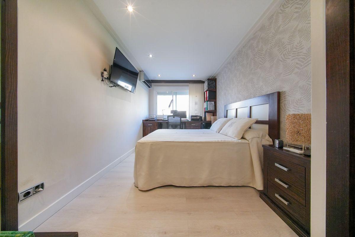 Piso en Venta en Calle del Planeta Urano - 26