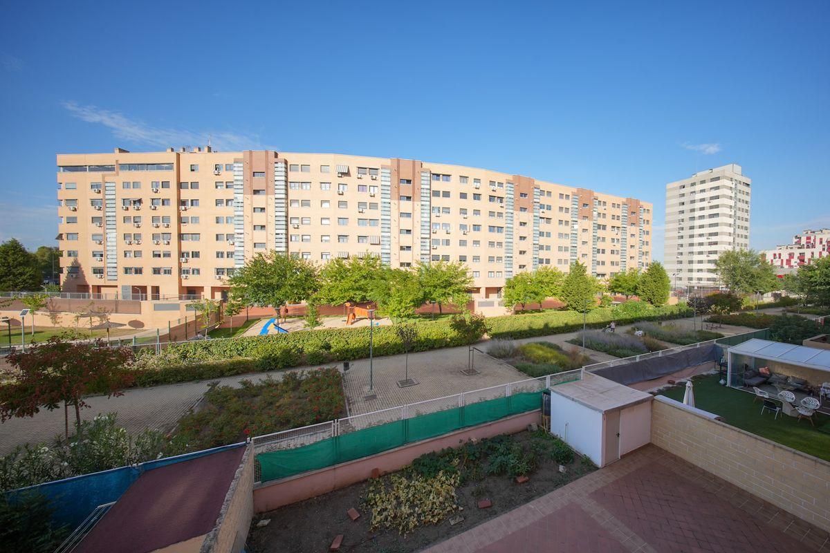 Piso en Venta en Calle del Planeta Urano - 45